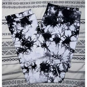 Peach Kristina Seamless capri - Black/White (M/L)